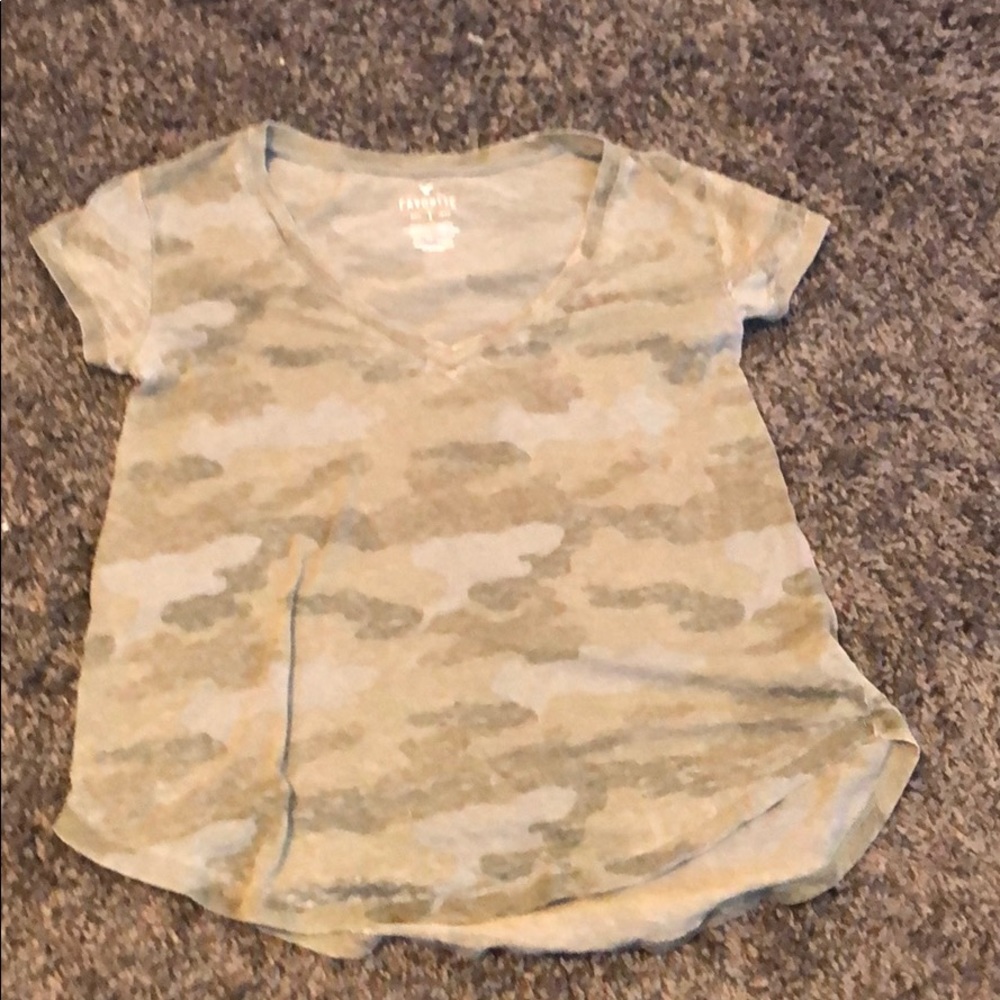 Camo American Eagle V-neck short sleeve